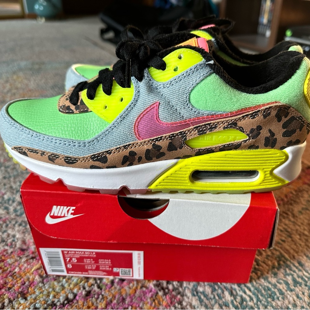Nike W Air Max 90  LX “denim leopard print”